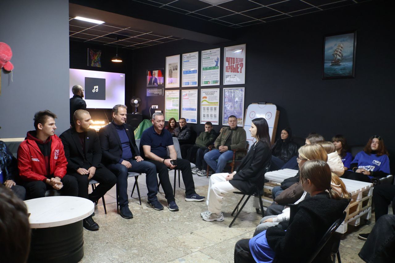 Руководители молодежных организаций Кабардино-Балкарии встретились с активистами «Молодой Гвардии Единой России» города Энерогодара Руководители молодежных организаций Кабардино-Балкарии встретились с активистами «Молодой Гвардии Единой России» города Энерогодара