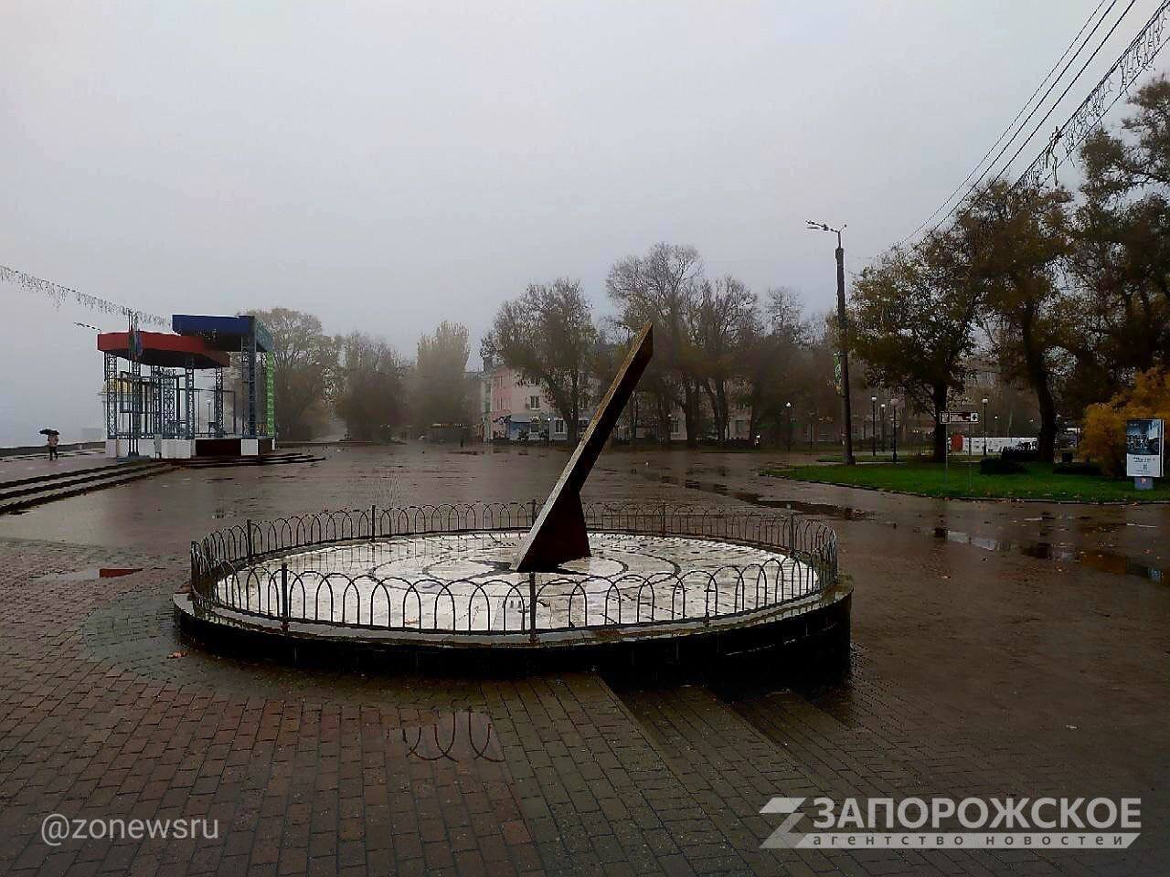 Бердянск окутал густой, молочный туман