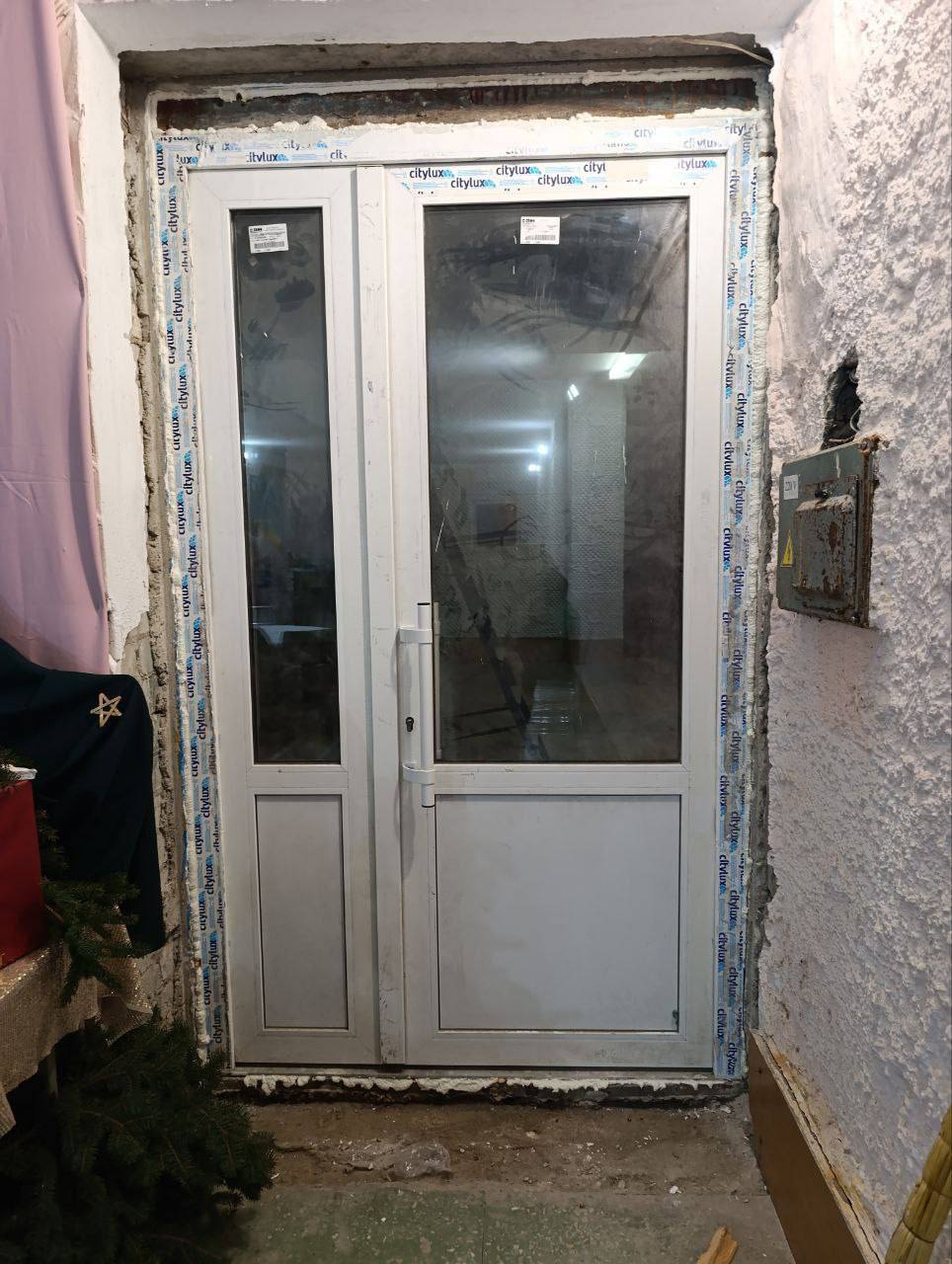 Новые двери для Надеждинского Дома культуры: забота о безопасности и комфорте Новые двери для Надеждинского Дома культуры: забота о безопасности и комфорте