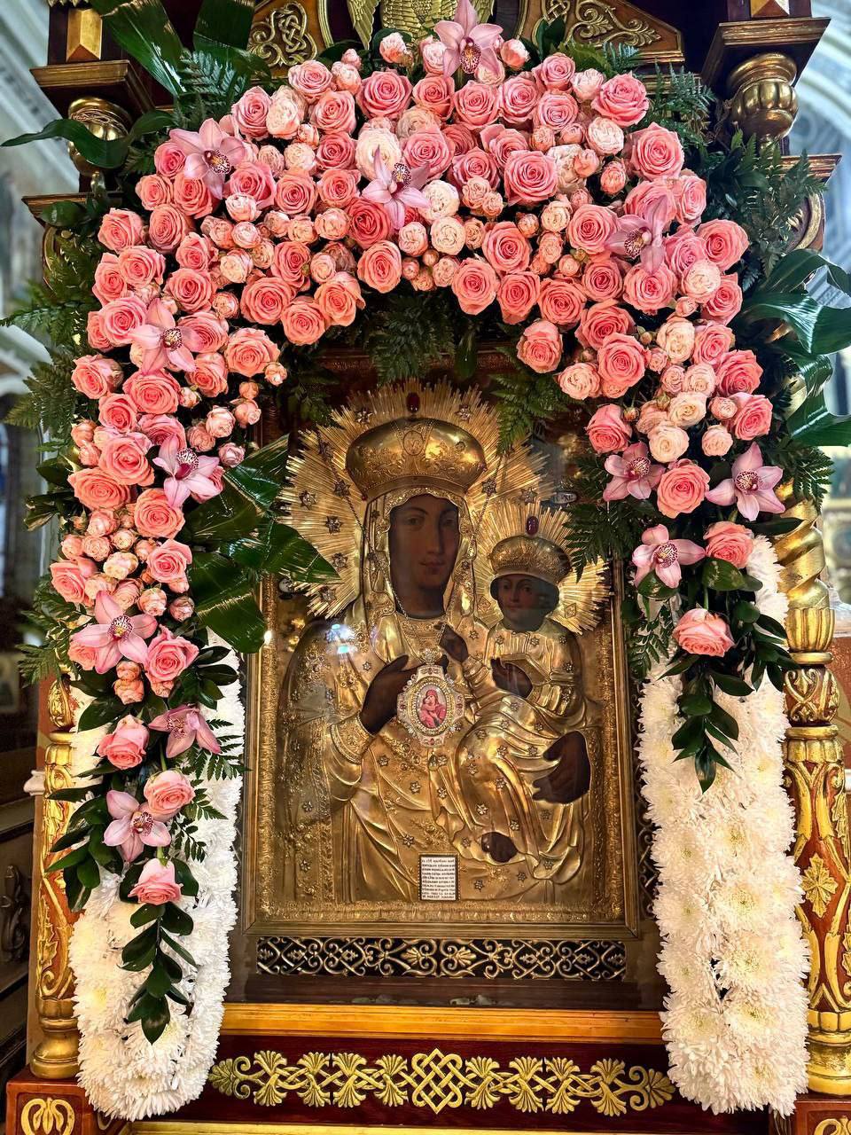 Сегодня святая Церковь совершает празднество в честь иконы Божьей Матери "Озерянская"