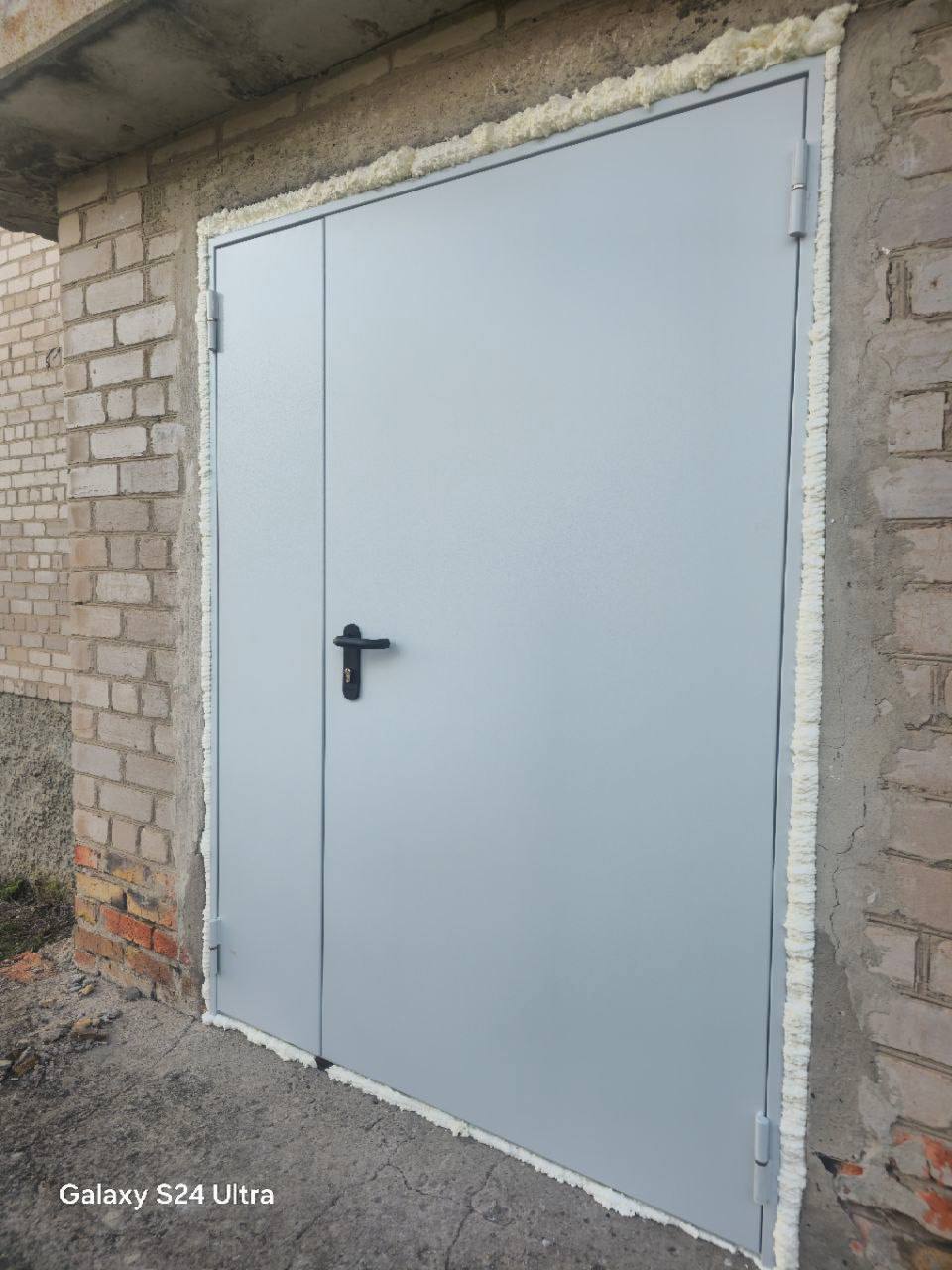 Новые двери для Надеждинского Дома культуры: забота о безопасности и комфорте Новые двери для Надеждинского Дома культуры: забота о безопасности и комфорте