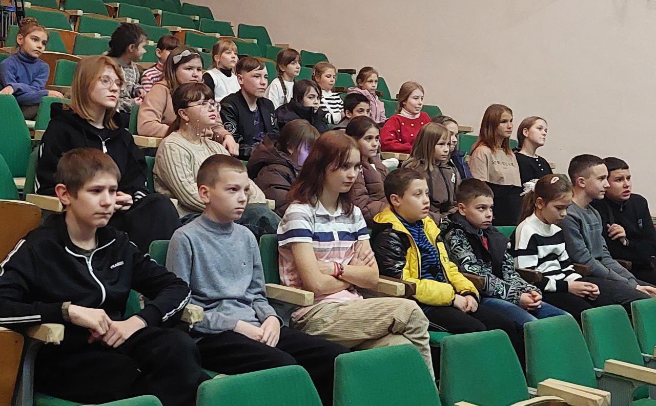 В Токмакской детской школе искусств в большом концертном зале состоялся просмотр музыкального вечера «Звуки саксофона», который был приурочен к международному Дню саксофона В Токмакской детской школе искусств в большом концертном зале состоялся просмотр музыкального вечера «Звуки саксофона», который был приурочен к международному Дню саксофона