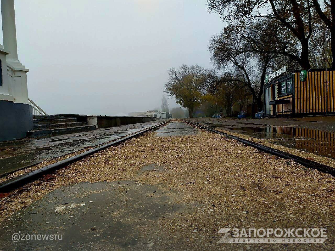Бердянск окутал густой, молочный туман Бердянск окутал густой, молочный туман