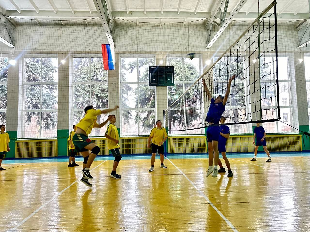 12 ноября состоялся первый групповой этап соревнований по волейболу среди юношей – учащихся образовательных организаций Приморского муниципального округа 12 ноября состоялся первый групповой этап соревнований по волейболу среди юношей – учащихся образовательных организаций Приморского муниципального округа