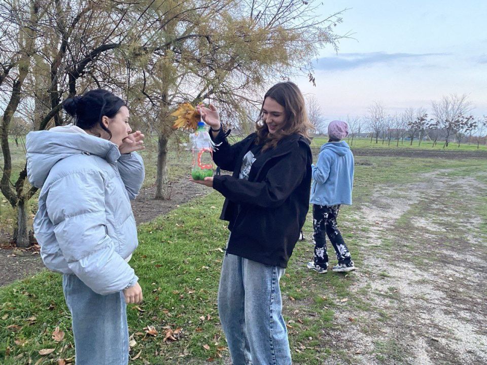 12 ноября в нашей стране отмечается "Синичкин день" – это молодой экологический праздник 12 ноября в нашей стране отмечается "Синичкин день" – это молодой экологический праздник