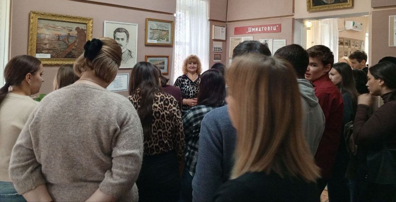 В доме-музее П.П.Шмидта открылась выставка, посвященная «Шмидтовцам» В доме-музее П.П.Шмидта открылась выставка, посвященная «Шмидтовцам»