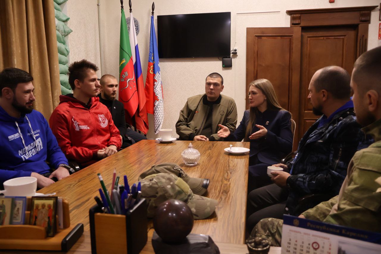 Делегация из Кабардино-Балкарии совместно с представителями «Единой России» встретилась с главой администрации муниципального округа в Васильевке Делегация из Кабардино-Балкарии совместно с представителями «Единой России» встретилась с главой администрации муниципального округа в Васильевке