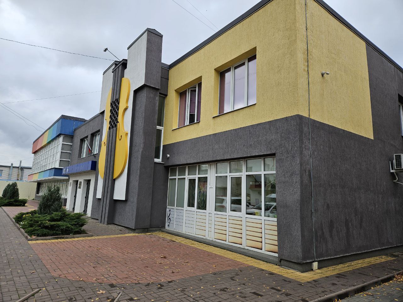 Детская музыкальная школа №1 Мелитополя получила новые инструменты в рамках нацпроекта «Семья»