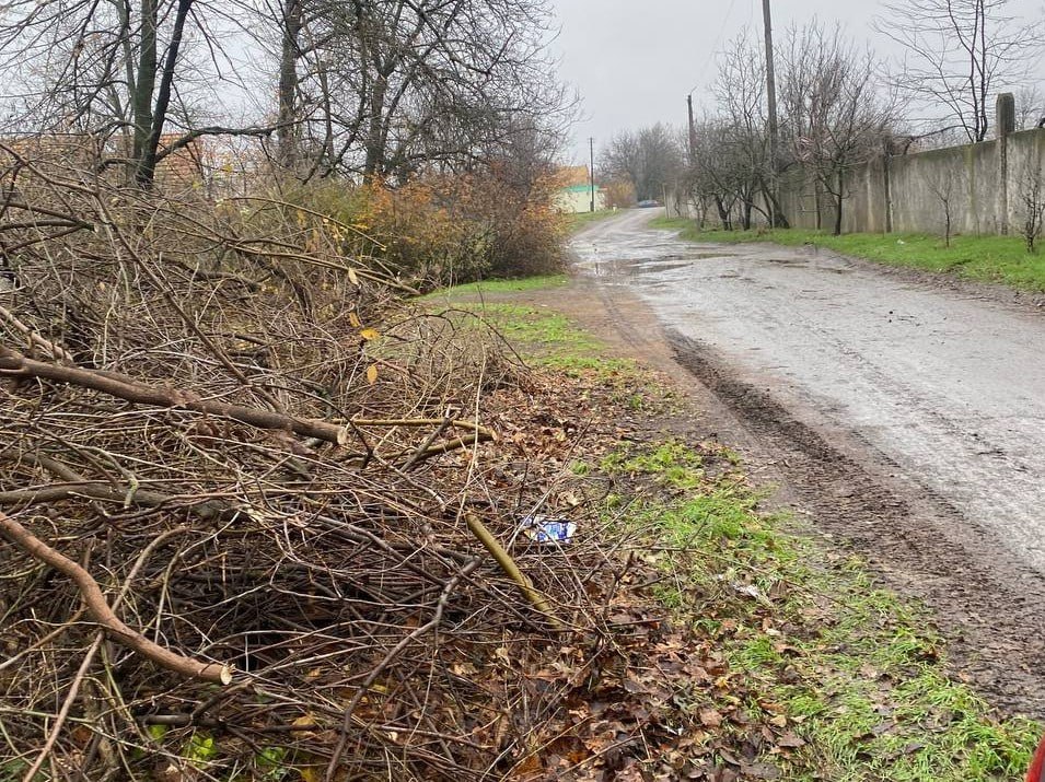 Сотрудники МУП УК «Контакт» ежедневно выполняют работы по благоустройству и уборке территории муниципального округа Сотрудники МУП УК «Контакт» ежедневно выполняют работы по благоустройству и уборке территории муниципального округа