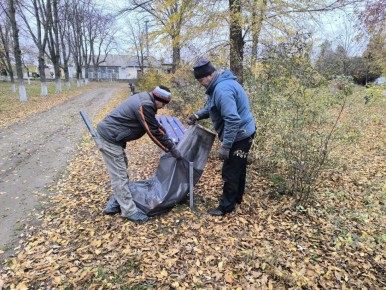 Сотрудники МУП УК «Контакт» ежедневно выполняют работы по благоустройству и уборке территории муниципального округа