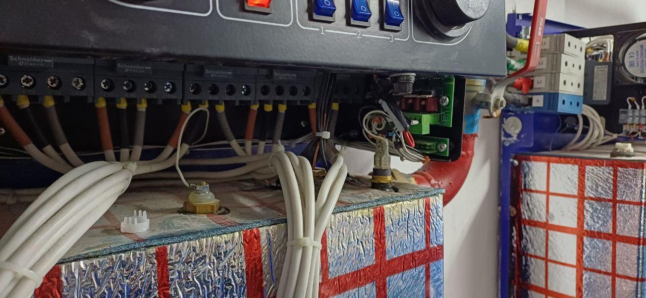 Аварийная бригада Мурманской области оперативно устранила неисправность котла отопления в Инзовской СОШ Аварийная бригада Мурманской области оперативно устранила неисправность котла отопления в Инзовской СОШ