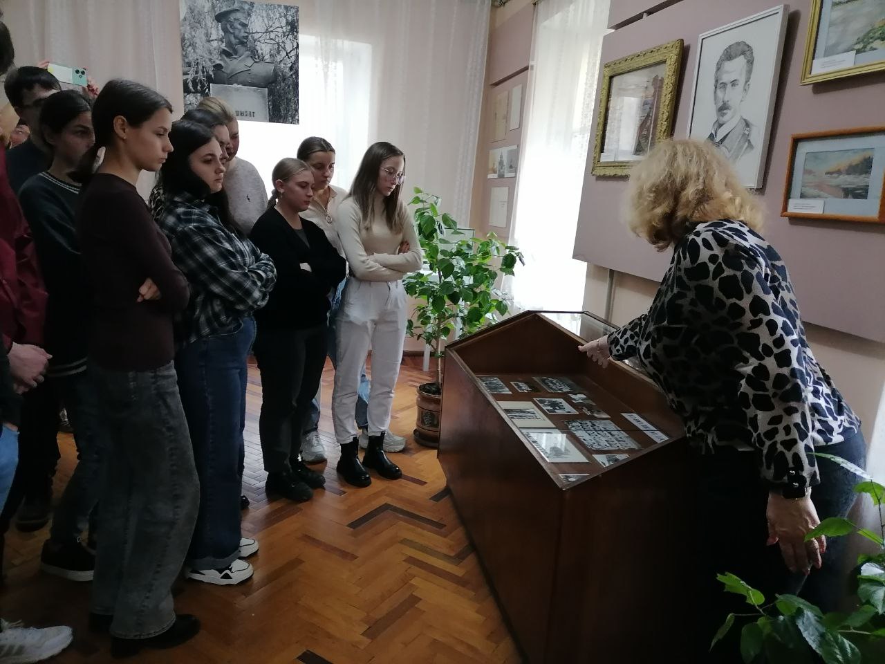 В доме-музее П.П.Шмидта открылась выставка, посвященная «Шмидтовцам» В доме-музее П.П.Шмидта открылась выставка, посвященная «Шмидтовцам»