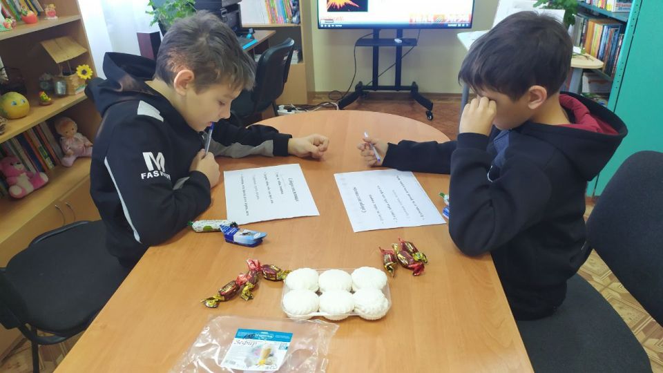 К Международному дню отказа от курения, который проводится каждый год в третий четверг ноября, в Приморской Посадской сельской библиотеке проведен библиотечный десант "Мы против курения"