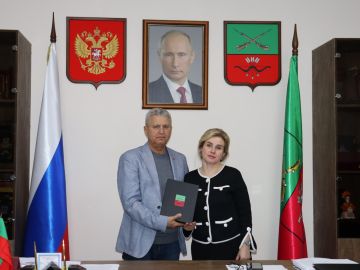 Виктор Емельяненко: В Законодательном Собрании Запорожской области состоялась рабочая встреча с председателем Контрольно-счетной палаты Севастополя Юлией Кокаревой и председателем Счетной палаты Запорожской области Юлией...