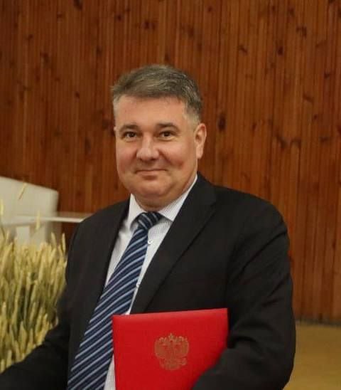 Виктор Емельяненко: Сегодня свой День рождения отмечает начальник Управления Минюста России по Запорожской области Дмитрий Емельянов!