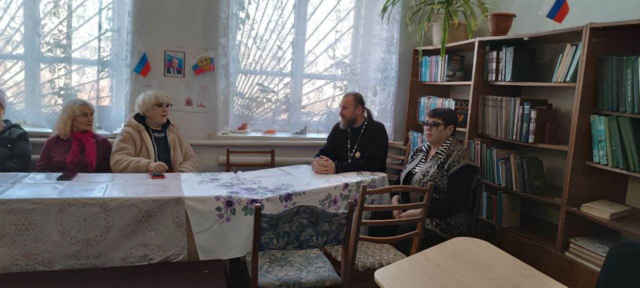 В преддверии Всемирного дня толерантности, отмечаемого 16 ноября, в Нововасильевской поселковой библиотеке совместно с домом культуры прошел Час Милосердия "Духовные основы Толерантности"