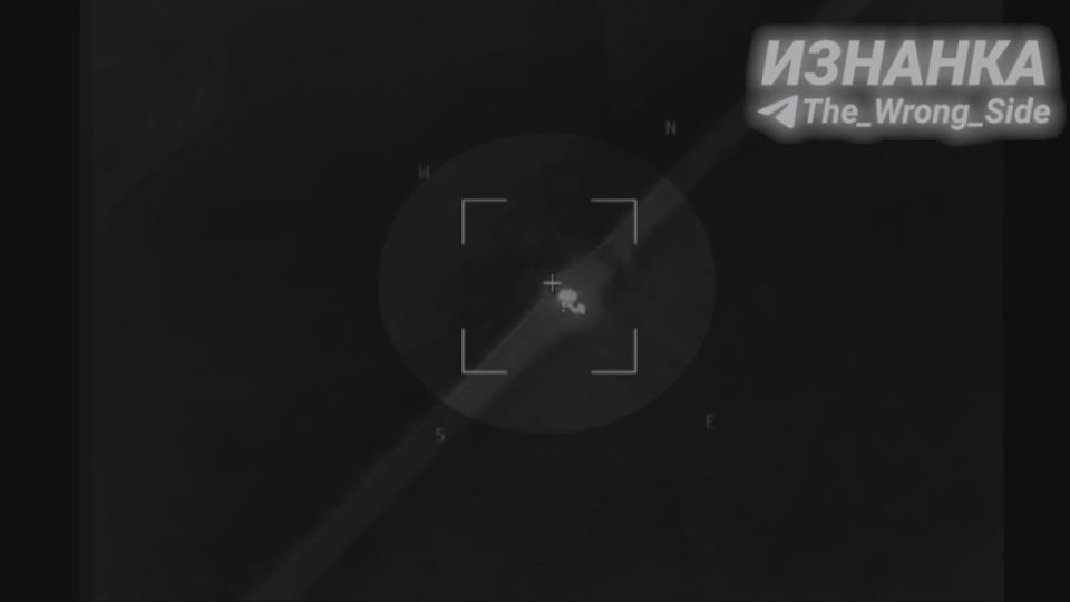 Российские военные уничтожили дронами-камикадзе 155-мм САУ 2С22 "Богдана" около населённого пункта Новое Запорожье Запорожской области, сообщает Telegram-канал "Изнанка"