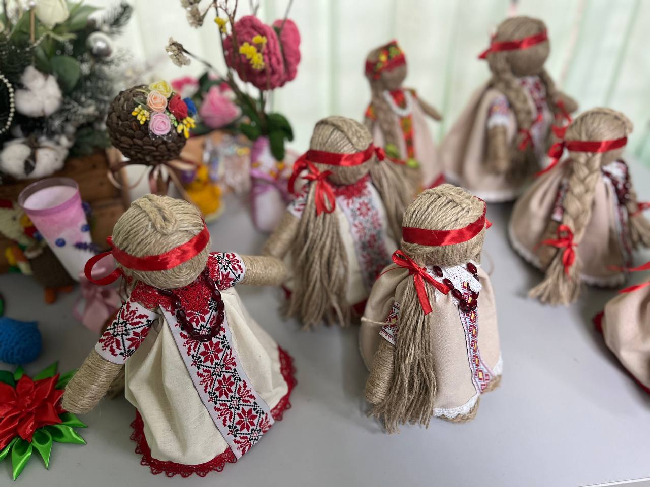 В Мелитополе прошел мастер-класс по изготовлению кукол-мотанок В Мелитополе прошел мастер-класс по изготовлению кукол-мотанок