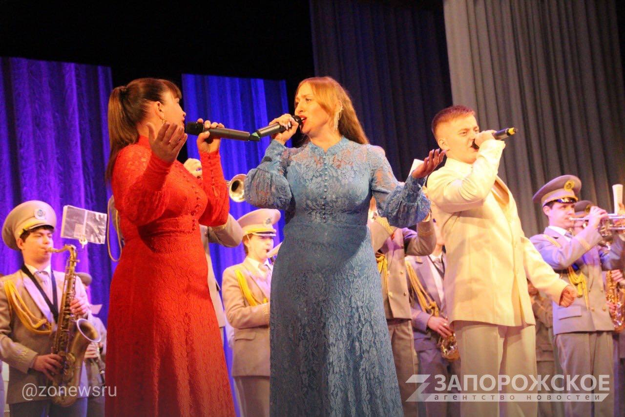 Студенты Луганской академии культуры и искусств выступили на сцене Мелитополя Студенты Луганской академии культуры и искусств выступили на сцене Мелитополя