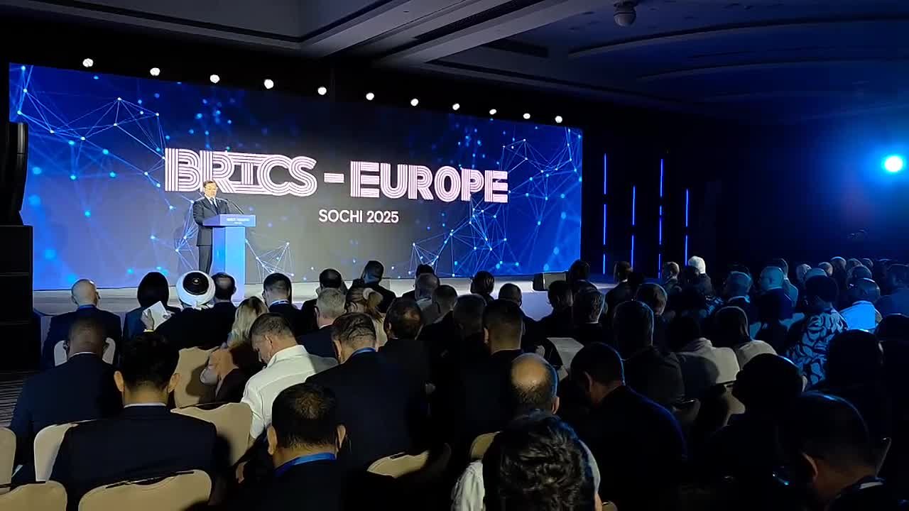 Анна Хорошун: Владимир Якушев:. Единая Россия выступает за уважительный и равноправный диалог с политиками из стран Европы – в том числе тех, где власти пока занимают недружественную позицию