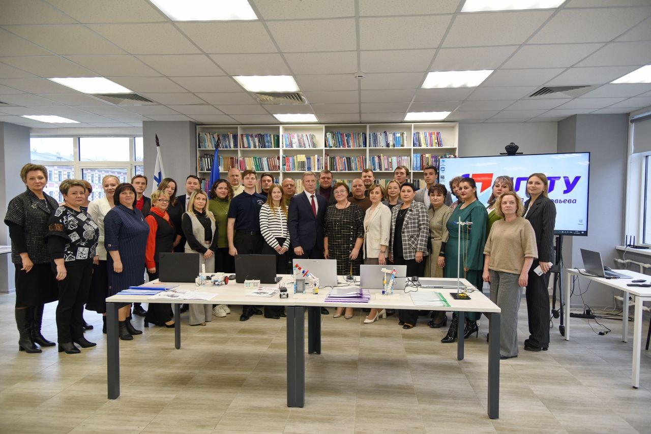 Акимовские директора школ приняли участие в научно-образовательном семинаре в Рыбинске Ярославской области