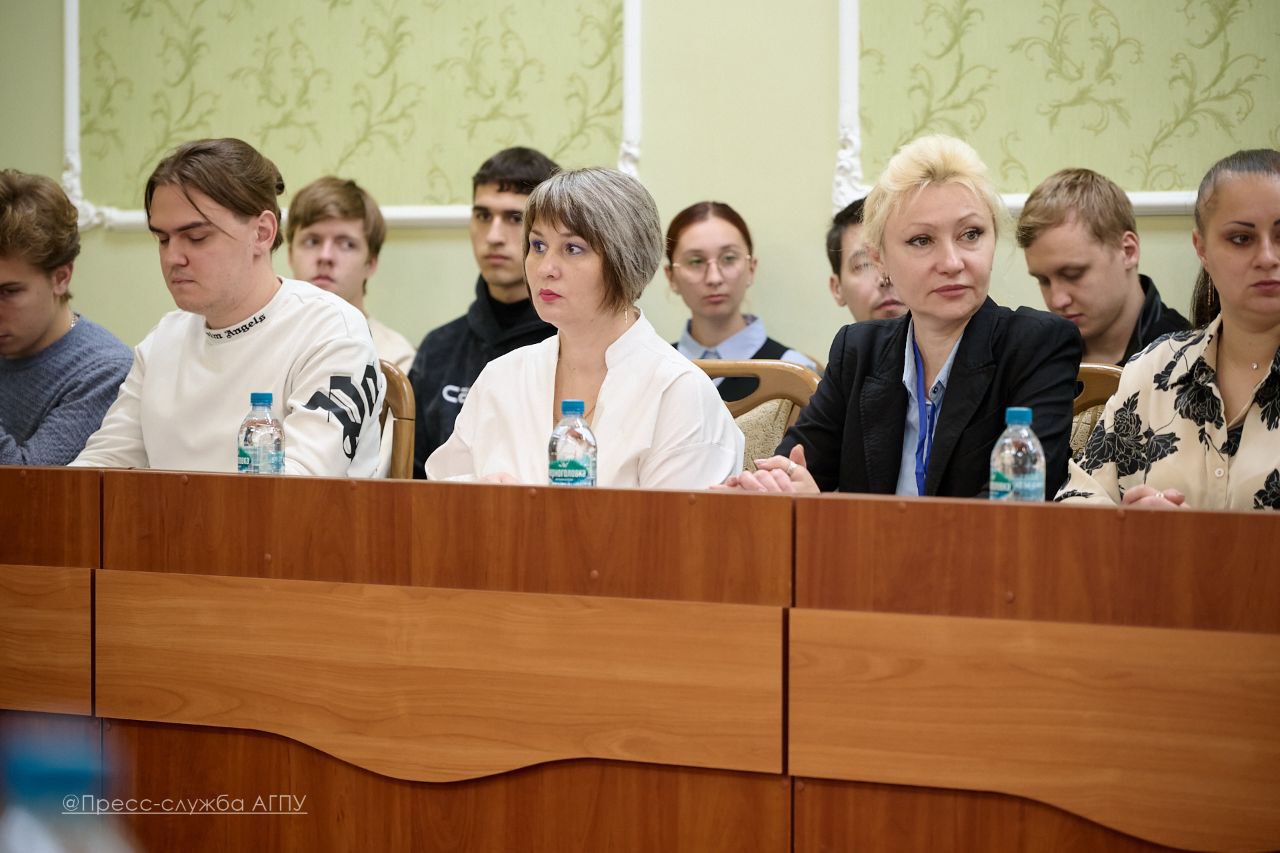 Диалог профессионалов: на базе АГПУ им. П. Д. Осипенко прошёл межрегиональный вебинар по технологиям работы с психолого-педагогическими классами Диалог профессионалов: на базе АГПУ им. П. Д. Осипенко прошёл межрегиональный вебинар по технологиям работы с психолого-педагогическими классами