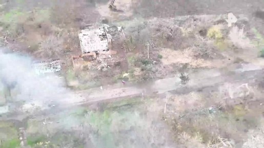 Кадры освобождения населенного пункта Яблоково в Запорожской области российскими военными показало Минобороны РФ