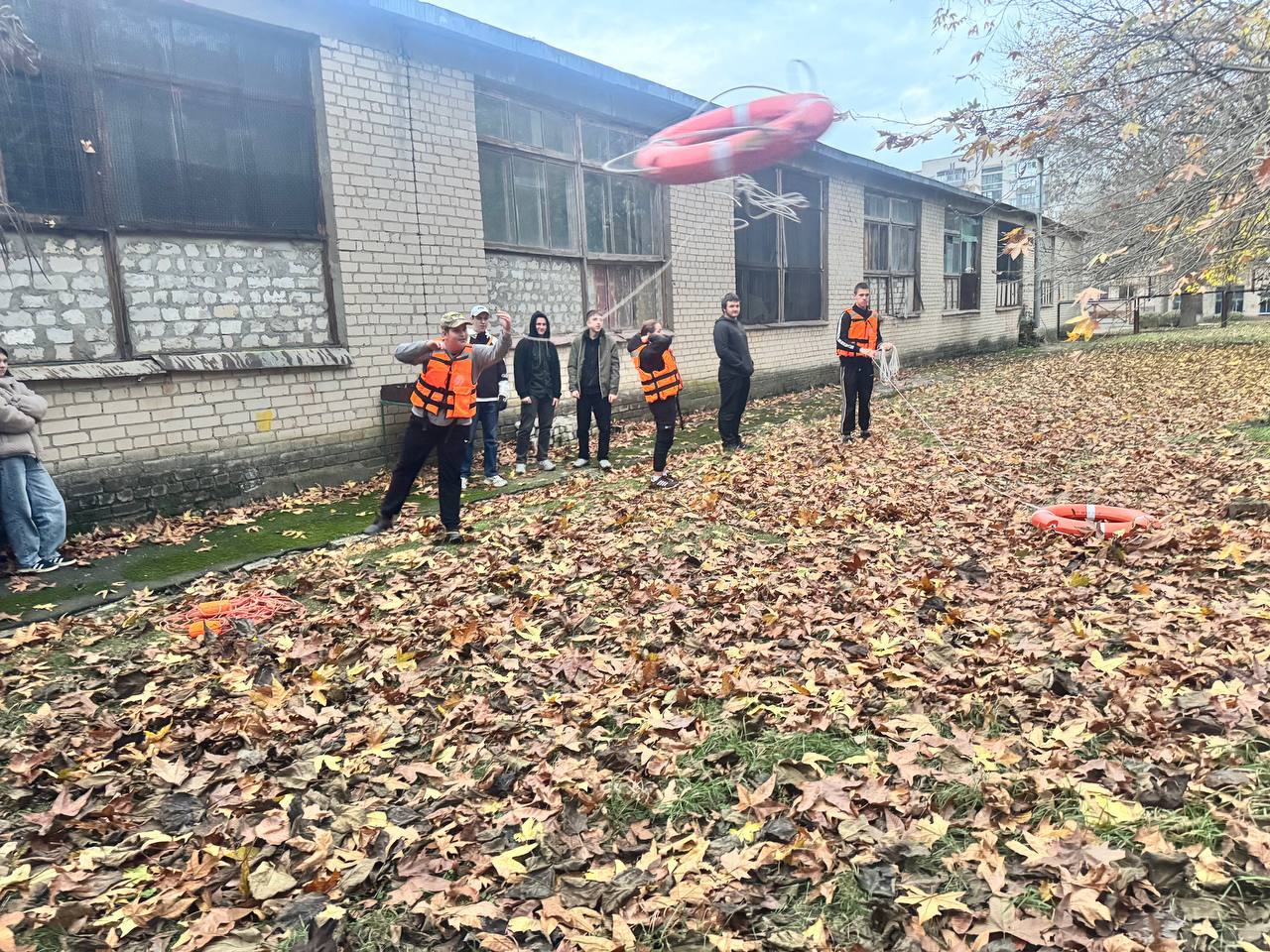 Расширяем географию. В рамках программы подготовки по направлению «Доброволец-спасатель» в Днепрорудненском индустриальном колледже впервые состоялись мастер-классы от Запорожского РО ВСКС Расширяем географию. В рамках программы подготовки по направлению «Доброволец-спасатель» в Днепрорудненском индустриальном колледже впервые состоялись мастер-классы от Запорожского РО ВСКС