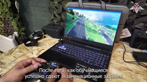 Военнослужащие подразделения беспилотных систем группировки войск «Днепр» обучаются управлению FPV-дронами в Запорожской области