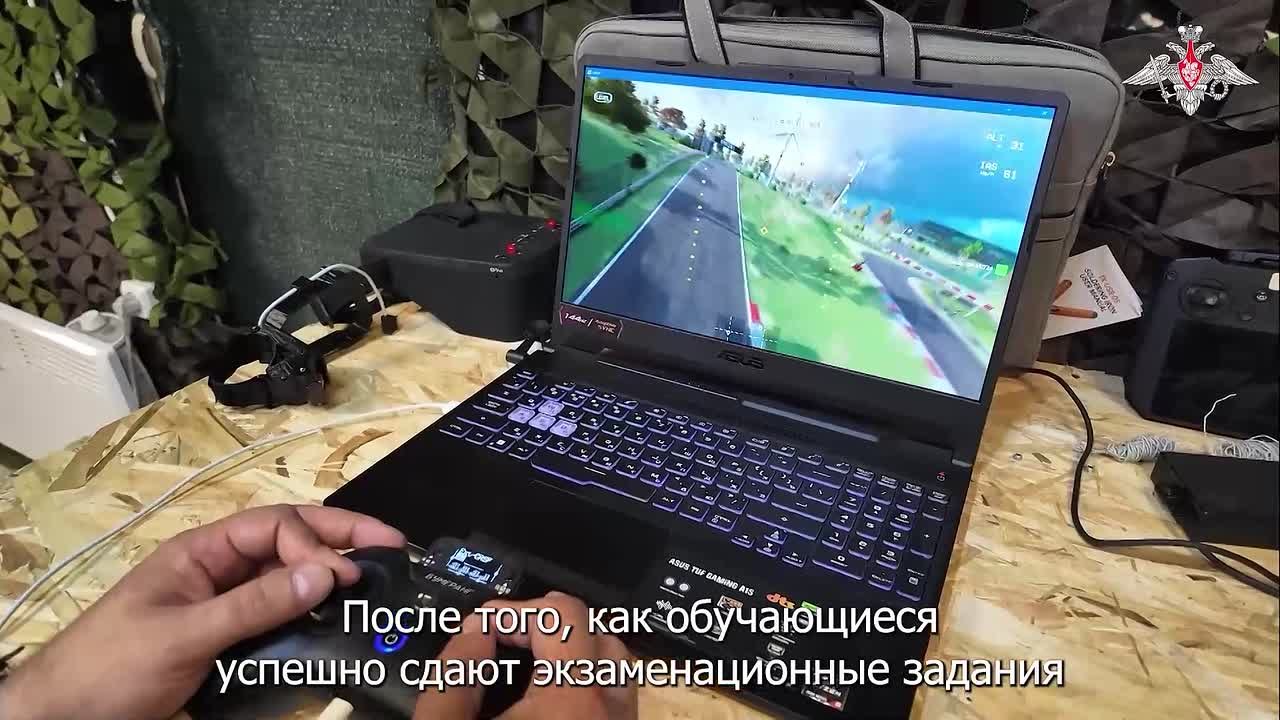 Военнослужащие подразделения беспилотных систем группировки войск «Днепр» обучаются управлению FPV-дронами в Запорожской области