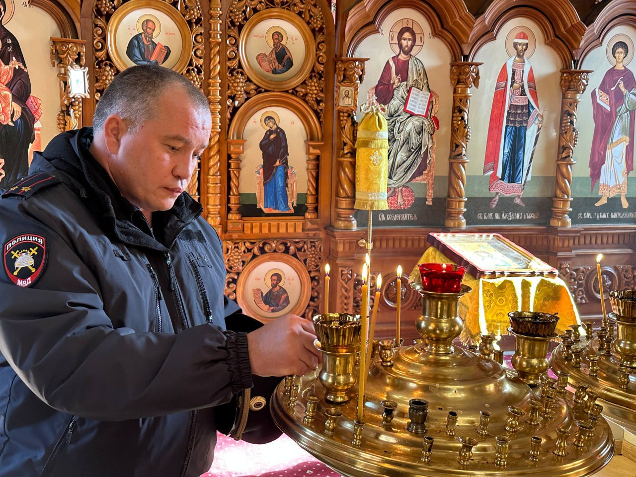 В День памяти жертв дорожно-транспортных происшествий сотрудники Госавтоинспекции Запорожской области приняли участие в поминальных молебнах В День памяти жертв дорожно-транспортных происшествий сотрудники Госавтоинспекции Запорожской области приняли участие в поминальных молебнах
