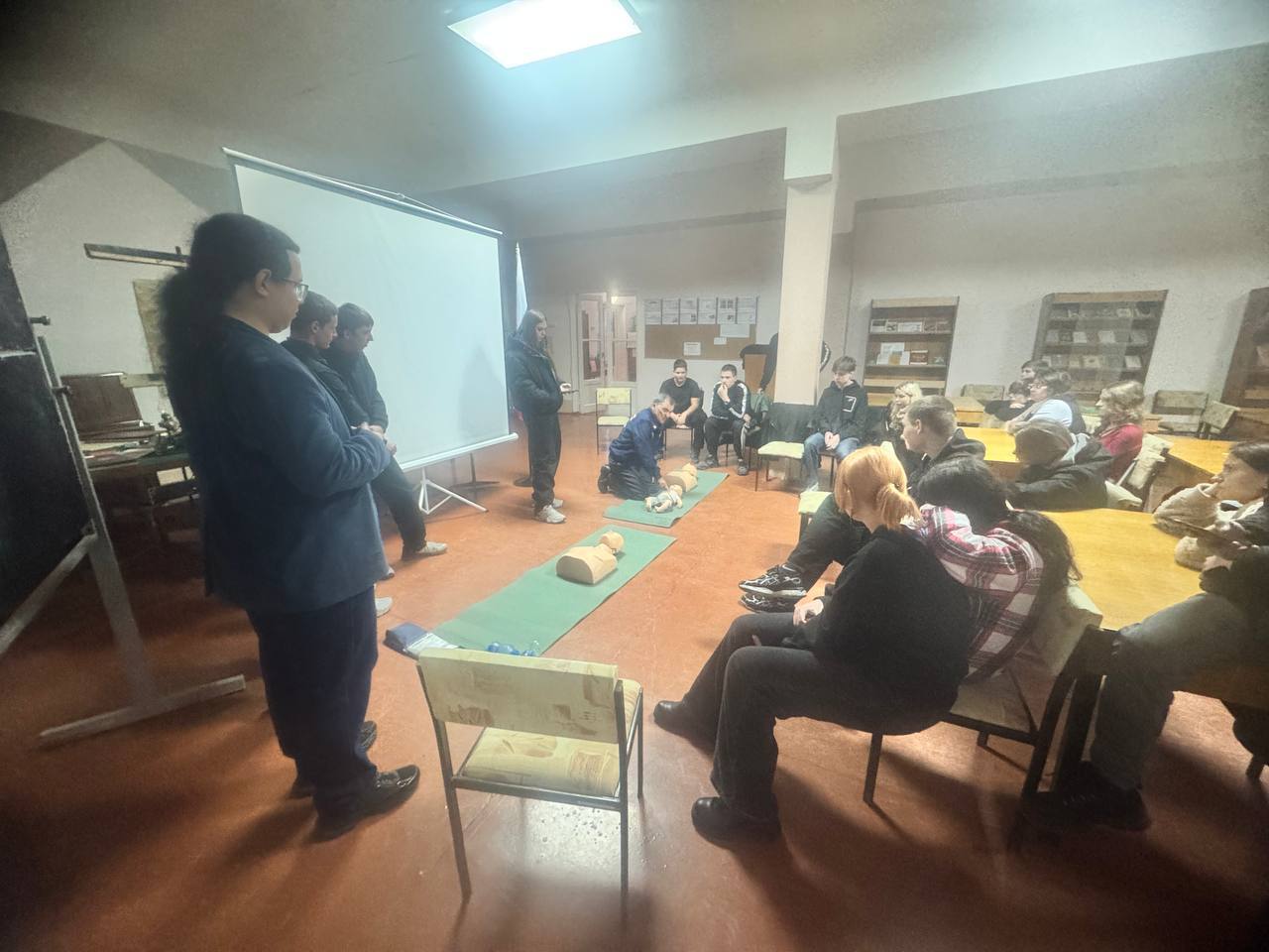 Расширяем географию. В рамках программы подготовки по направлению «Доброволец-спасатель» в Днепрорудненском индустриальном колледже впервые состоялись мастер-классы от Запорожского РО ВСКС Расширяем географию. В рамках программы подготовки по направлению «Доброволец-спасатель» в Днепрорудненском индустриальном колледже впервые состоялись мастер-классы от Запорожского РО ВСКС