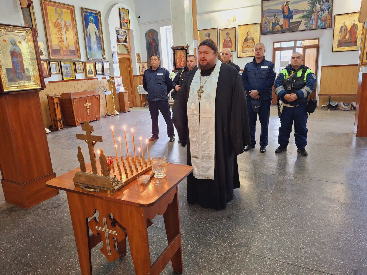 В День памяти жертв дорожно-транспортных происшествий сотрудники Госавтоинспекции Запорожской области приняли участие в поминальных молебнах В День памяти жертв дорожно-транспортных происшествий сотрудники Госавтоинспекции Запорожской области приняли участие в поминальных молебнах