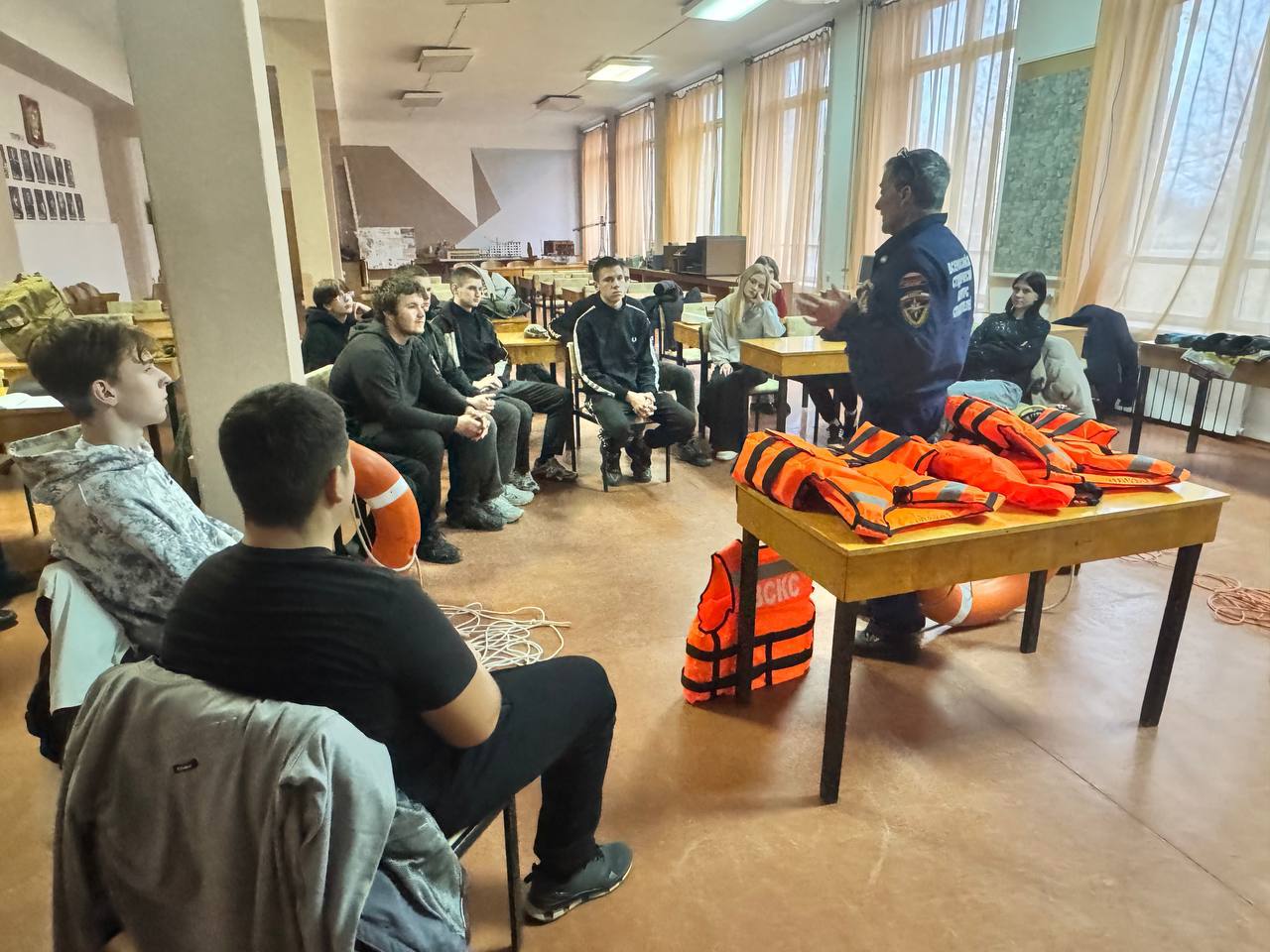 Расширяем географию. В рамках программы подготовки по направлению «Доброволец-спасатель» в Днепрорудненском индустриальном колледже впервые состоялись мастер-классы от Запорожского РО ВСКС Расширяем географию. В рамках программы подготовки по направлению «Доброволец-спасатель» в Днепрорудненском индустриальном колледже впервые состоялись мастер-классы от Запорожского РО ВСКС