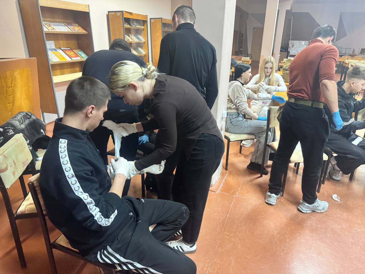 Расширяем географию. В рамках программы подготовки по направлению «Доброволец-спасатель» в Днепрорудненском индустриальном колледже впервые состоялись мастер-классы от Запорожского РО ВСКС Расширяем географию. В рамках программы подготовки по направлению «Доброволец-спасатель» в Днепрорудненском индустриальном колледже впервые состоялись мастер-классы от Запорожского РО ВСКС