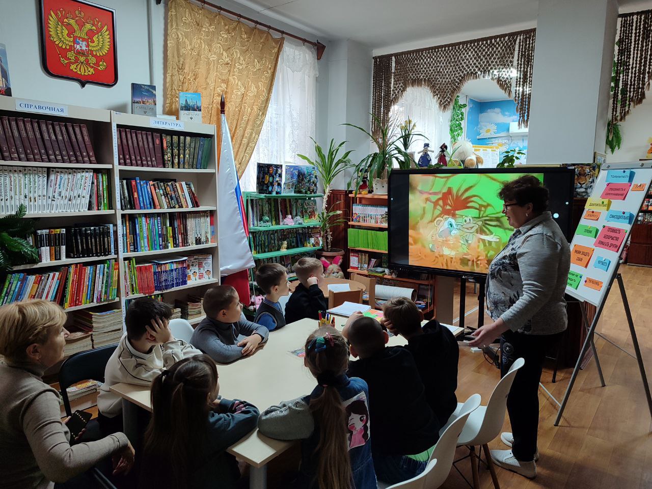 В Токмакской городской библиотеке-филиале прошёл час общения «Мы разные, но мы вместе», приуроченный к Международному дню толерантности