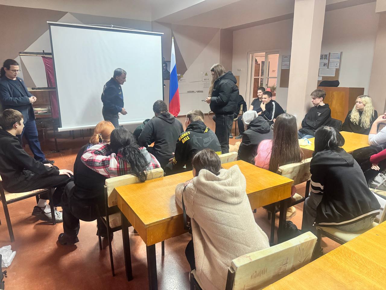 Расширяем географию. В рамках программы подготовки по направлению «Доброволец-спасатель» в Днепрорудненском индустриальном колледже впервые состоялись мастер-классы от Запорожского РО ВСКС Расширяем географию. В рамках программы подготовки по направлению «Доброволец-спасатель» в Днепрорудненском индустриальном колледже впервые состоялись мастер-классы от Запорожского РО ВСКС