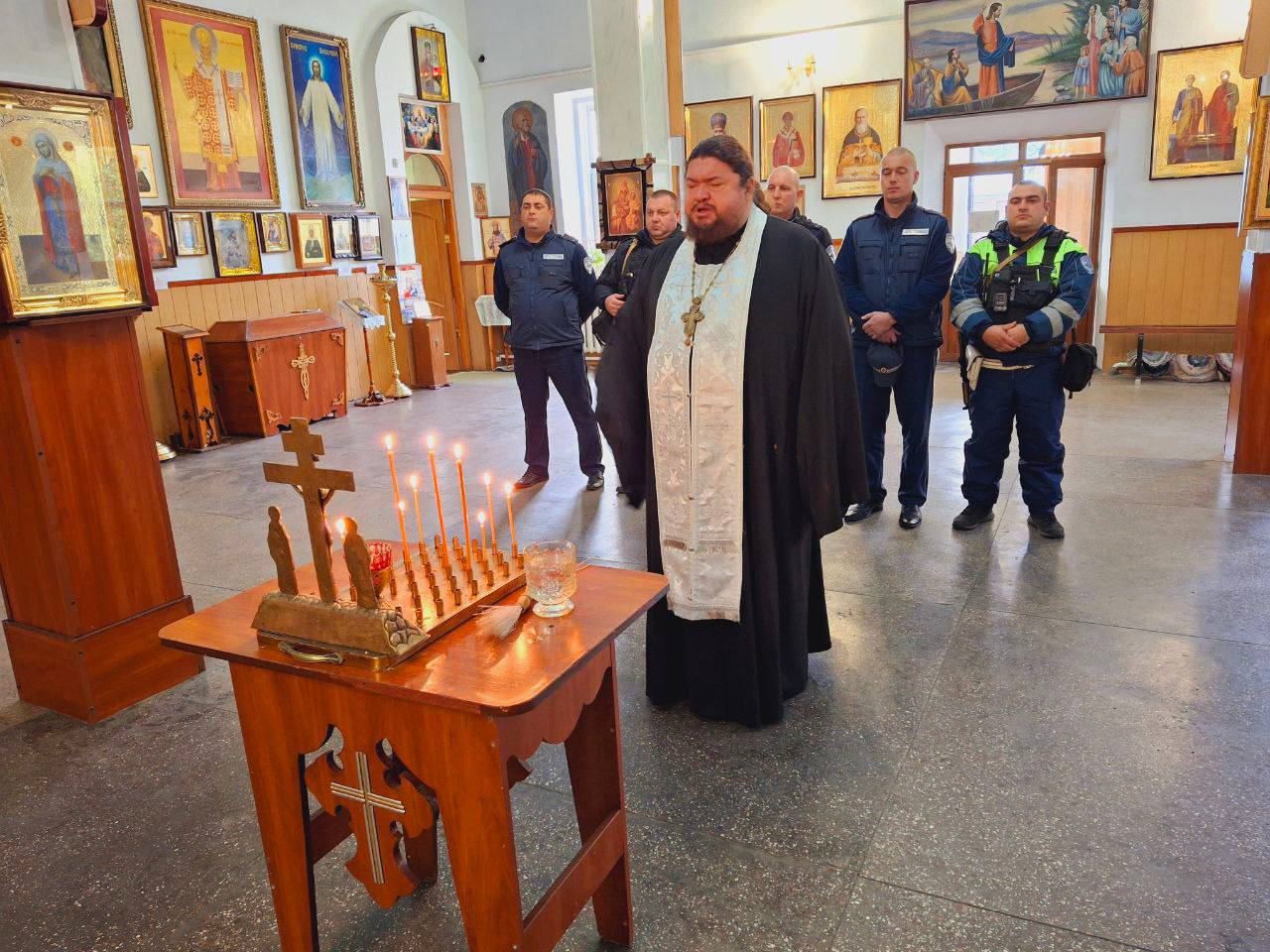 14 ноября 2025 года. Накануне ежегодно отмечаемого в третье воскресенье ноября «Всемирного дня памяти жертв дорожно-транспортных происшествий», в храме святых апостолов Петра и Павла города Васильевка состоялась...