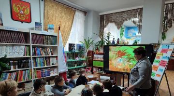 В Токмакской библиотеке прошел час общения ко Дню толерантности