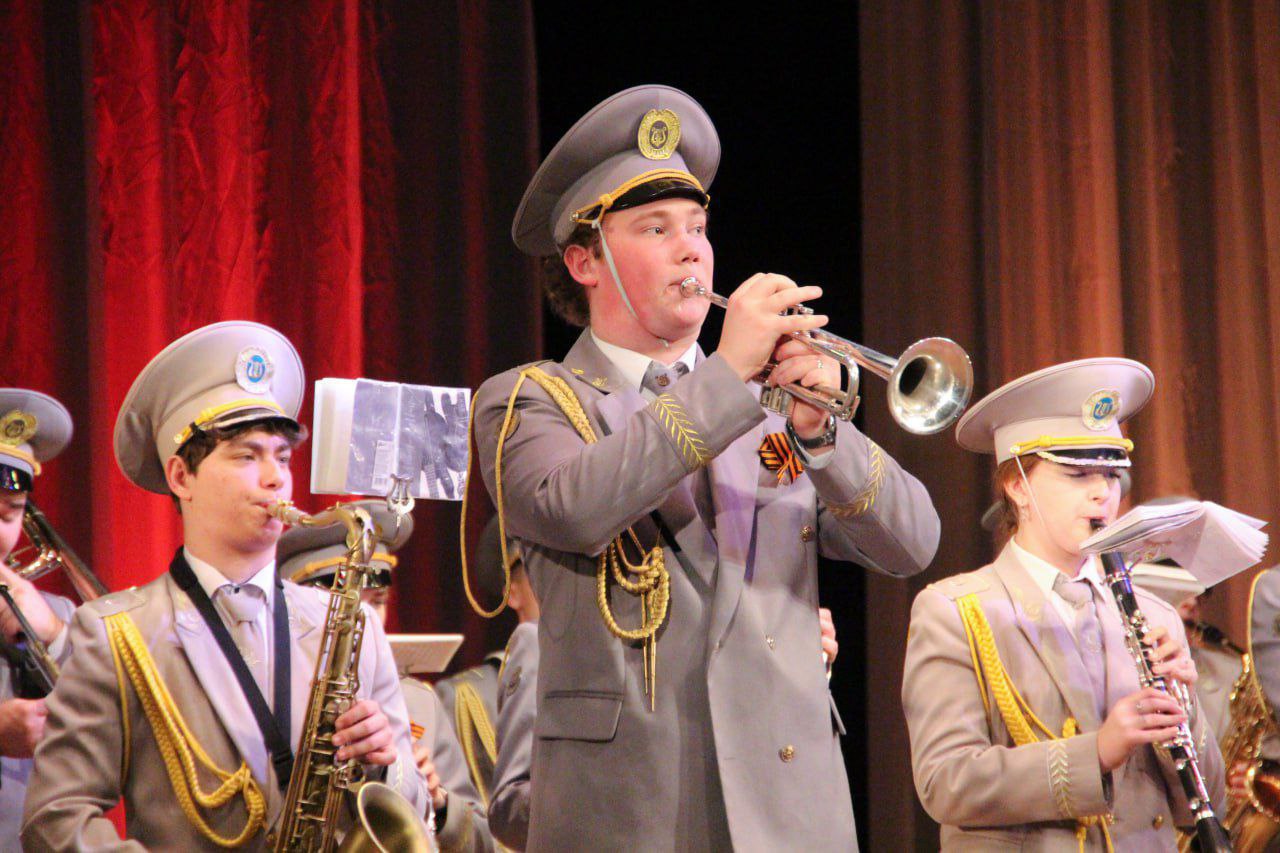 Концерт студенческих творческих коллективов Луганской государственной академии культуры и искусств имени Михаила Матусовского «Искусство, воспетое сердцем» прошел в Областном центре искусств и народного творчества в... Концерт студенческих творческих коллективов Луганской государственной академии культуры и искусств имени Михаила Матусовского «Искусство, воспетое сердцем» прошел в Областном центре искусств и народного творчества в...