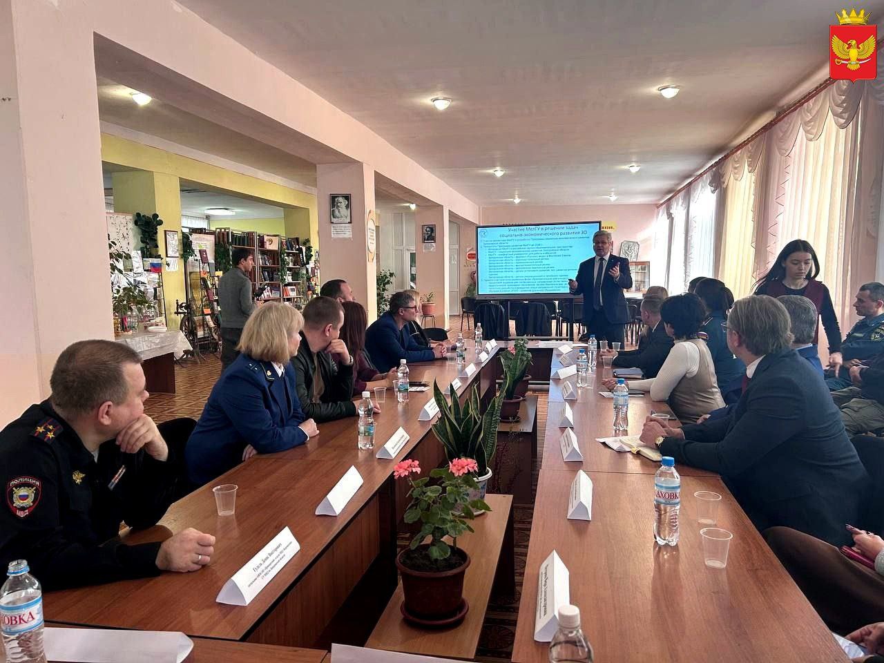 14 ноября на базе Приморского колледжа (филиал) ФГБОУ ВО «Мелитопольский государственный университет» прошло масштабное профориентационное мероприятие «Контур безопасности», которое собрало в стенах учреждения будущих... 14 ноября на базе Приморского колледжа (филиал) ФГБОУ ВО «Мелитопольский государственный университет» прошло масштабное профориентационное мероприятие «Контур безопасности», которое собрало в стенах учреждения будущих...