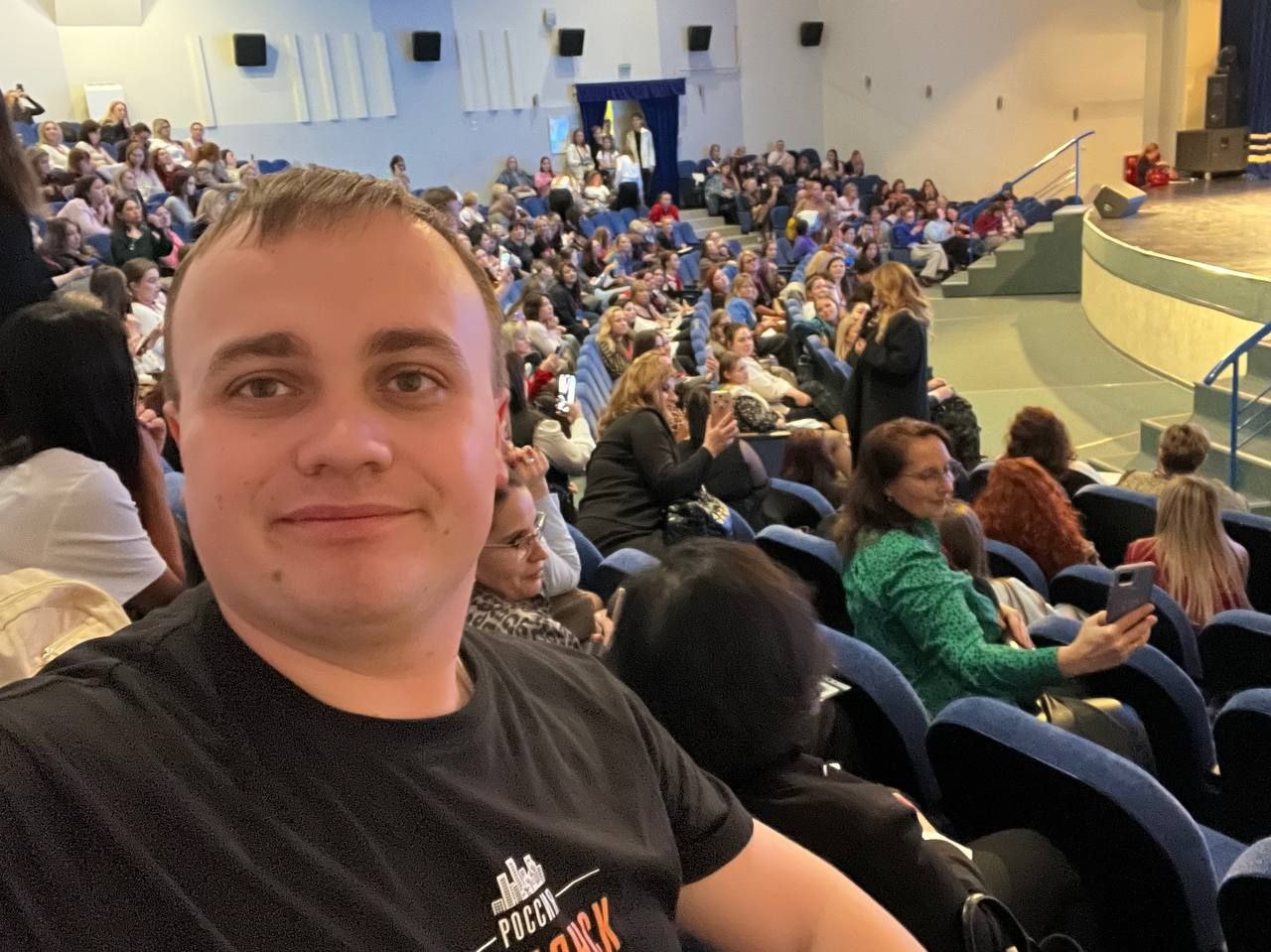 Педагог дополнительного образования, руководитель вокальной лаборатории "Пати-фон" ГБУ ДО ЗО ЦДЮТ г. Бердянск Эвин А.В.стал участником престижного мероприятия - IX большого Всероссийского форума вокального искусства... Педагог дополнительного образования, руководитель вокальной лаборатории "Пати-фон" ГБУ ДО ЗО ЦДЮТ г. Бердянск Эвин А.В.стал участником престижного мероприятия - IX большого Всероссийского форума вокального искусства...