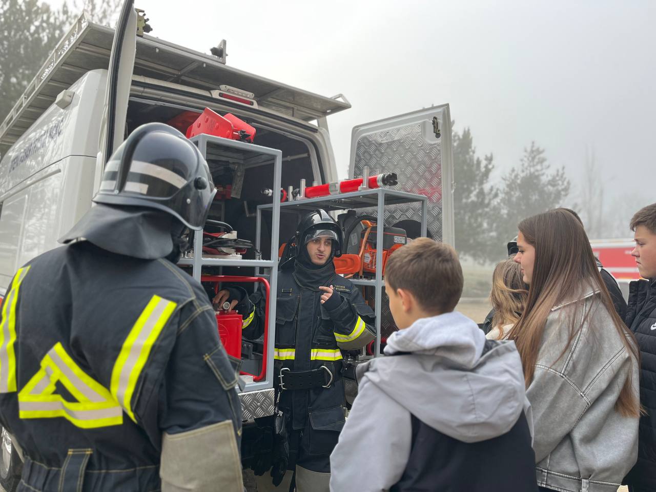 В Приморском колледже МелГУ прошло профориентационное мероприятие для школьников, посвящённое двум новым дисциплинам — «Защите в чрезвычайных ситуациях» и «Пожарной безопасности»