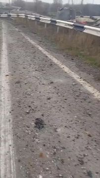 Последствия ударов ФАБов с УМПК по мосту, использовавшегося для снабжения Покровска