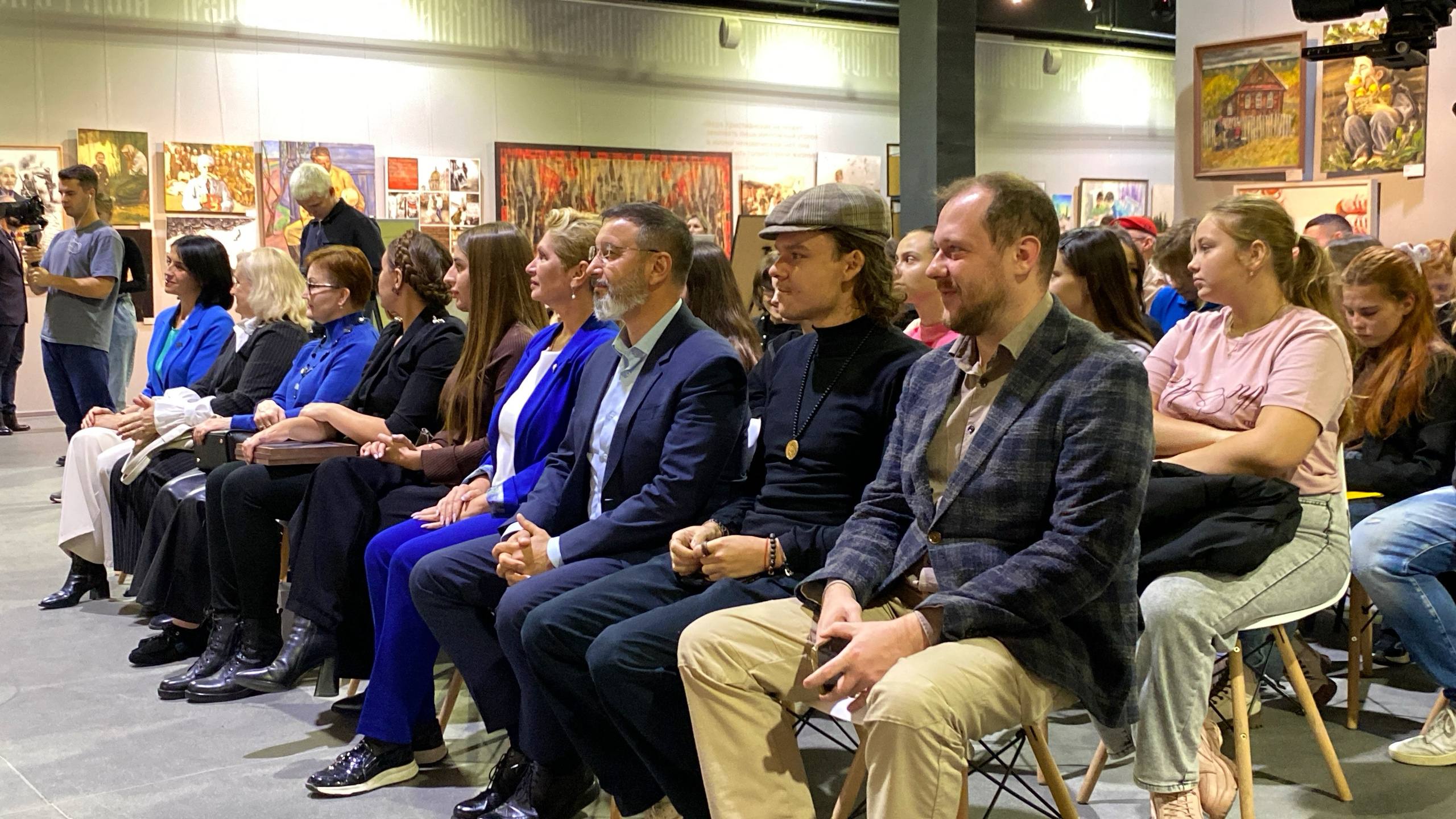 Мелитополь стал центром международного культурного события: АНО «Евразия» представила масштабную выставку, посвящённую 80-летию Великой Победы Мелитополь стал центром международного культурного события: АНО «Евразия» представила масштабную выставку, посвящённую 80-летию Великой Победы