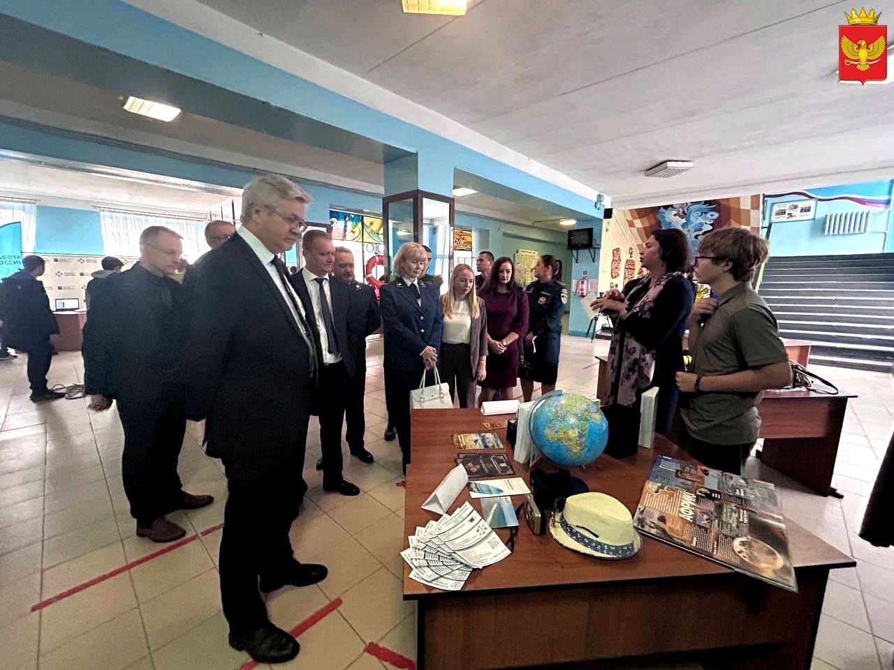 14 ноября на базе Приморского колледжа (филиал) ФГБОУ ВО «Мелитопольский государственный университет» прошло масштабное профориентационное мероприятие «Контур безопасности», которое собрало в стенах учреждения будущих... 14 ноября на базе Приморского колледжа (филиал) ФГБОУ ВО «Мелитопольский государственный университет» прошло масштабное профориентационное мероприятие «Контур безопасности», которое собрало в стенах учреждения будущих...