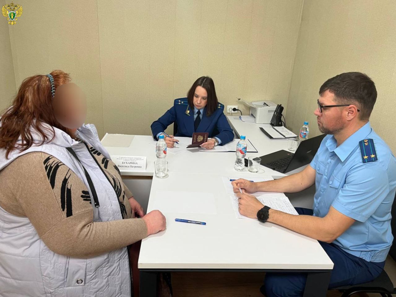 В рамках работы «мобильной приемной» представителем прокуратуры Запорожской области проведен выездной личный прием граждан, проживающих в городе Токмаке В рамках работы «мобильной приемной» представителем прокуратуры Запорожской области проведен выездной личный прием граждан, проживающих в городе Токмаке