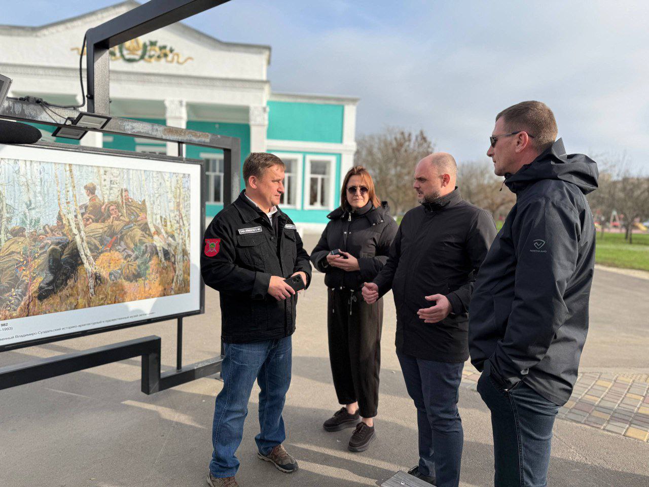 Глава округа Александр Трудоношин показал гостям из Инкермана масштабные объекты ремонта и благоустройства