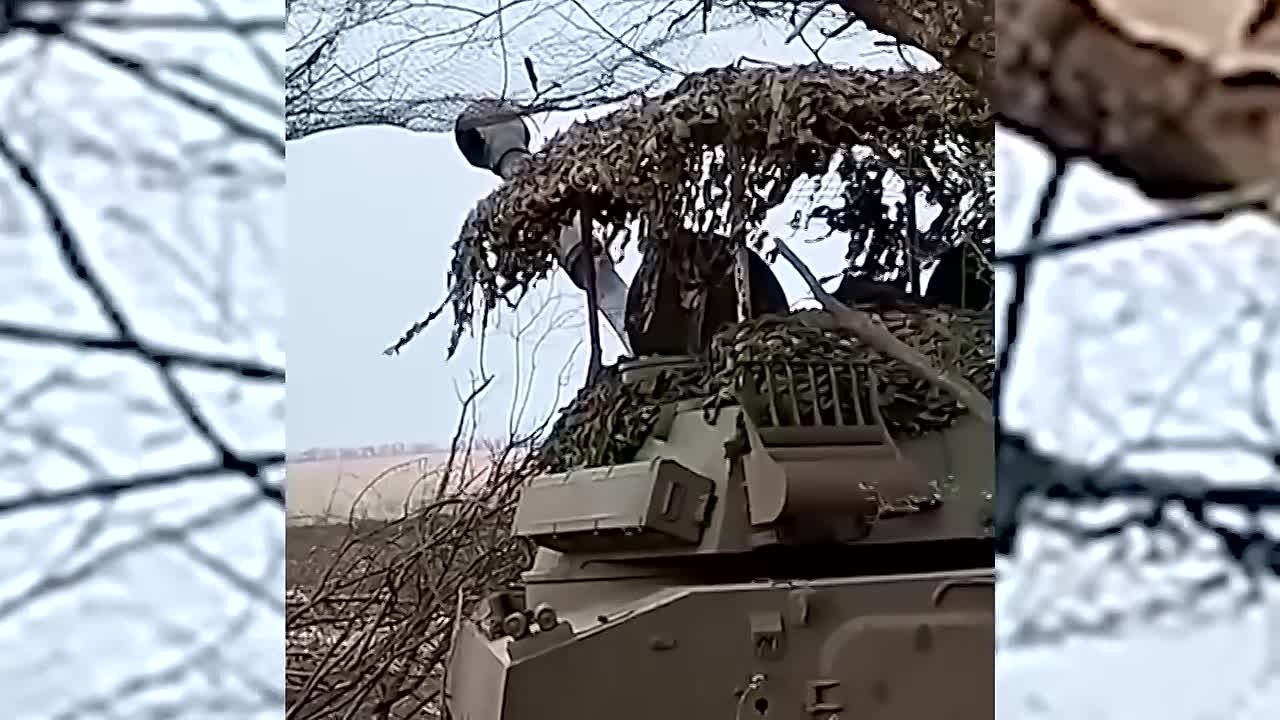 Во время воздушной разведки на Запорожском направлении оператор БПЛА группировки войск «Восток» обнаружил замаскированные минометные позиции противника, оборудованные в лесополосах, а также опорные пункты ВФУ