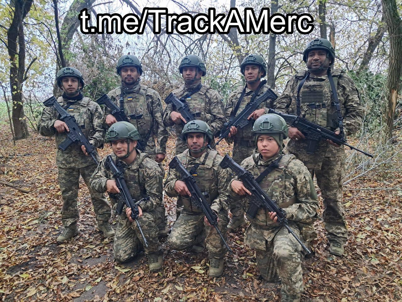 На пути следования "Дальневосточного экспресса" наблюдается аномальное повышение сокращения количества наёмников из Латинской Америки путём прыжков на рельсы прямо под наш мчащийся поезд На пути следования "Дальневосточного экспресса" наблюдается аномальное повышение сокращения количества наёмников из Латинской Америки путём прыжков на рельсы прямо под наш мчащийся поезд